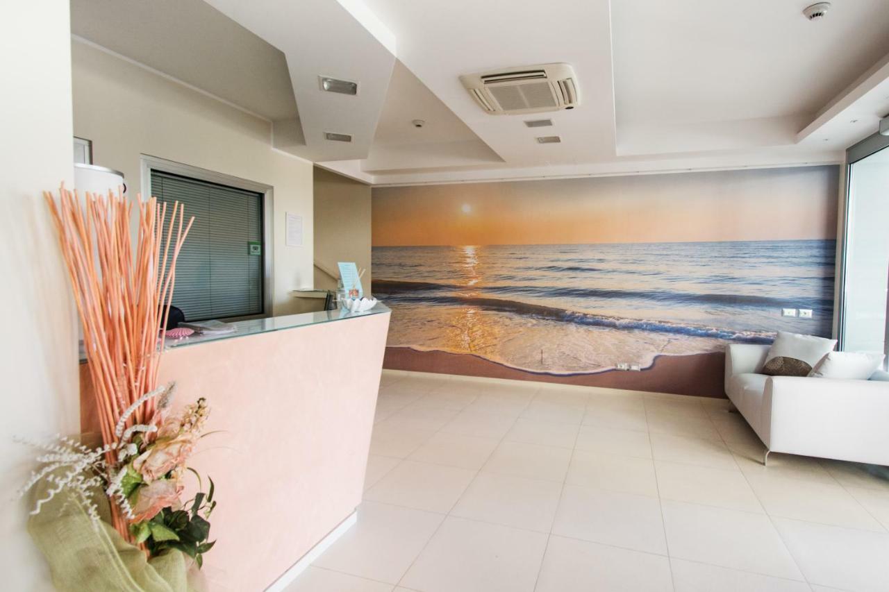 Residence Perla Misano Adriatico Zewnętrze zdjęcie
